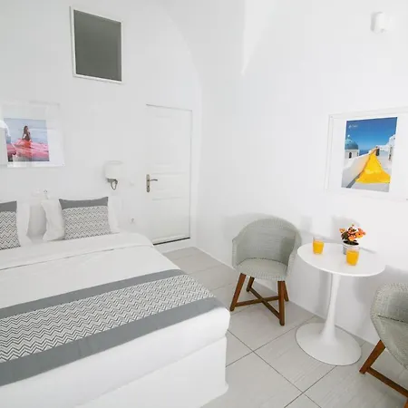 Vogue Hotel Oia (Santorini)