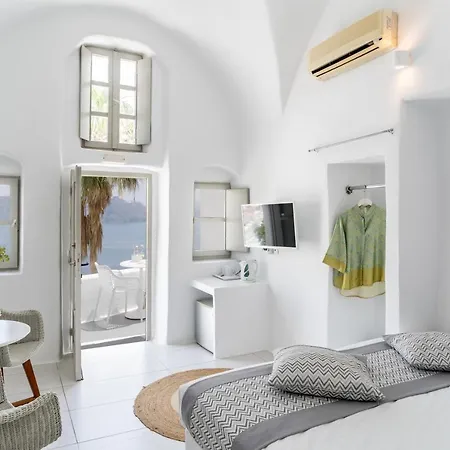 Vogue 3* Oia (Santorini)