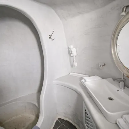 Vogue 3* Oia (Santorini)