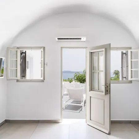 Vogue Oia (Santorini)