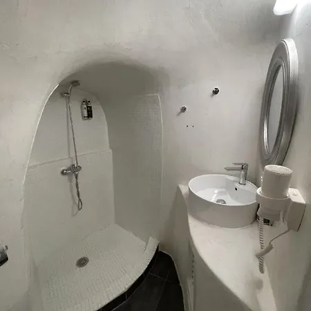 Vogue 3* Oia (Santorini)