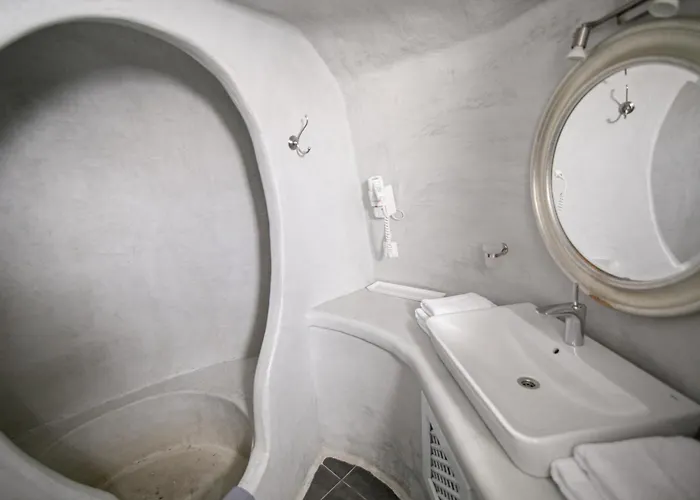 Vogue 3* Oia (Santorini)