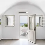 Vogue Oia (Santorini)