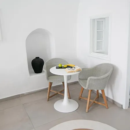 Vogue Oia
